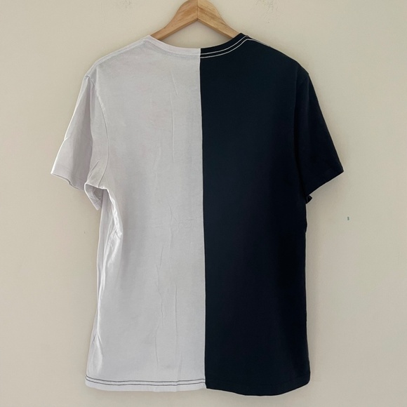 True Religion Half Split Logo Graphic Tee Mens Medium Urban Street Preppy Shirt - Picture 5 of 11